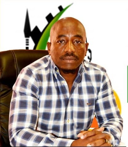simingaye-oscar-hlatshwayo-office-portrait.jpg