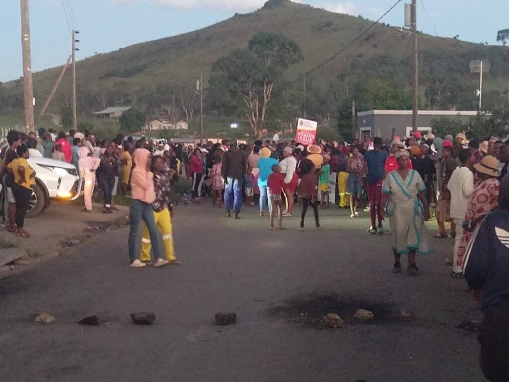 Community members gather in Kokstad during unrest linked to missing child case